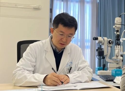 角膜交联术丨杨亮院长亲述角膜