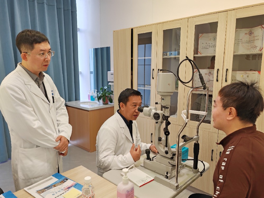 全飞秒手术技术中，SMILE与SMILE Pro有何区别？