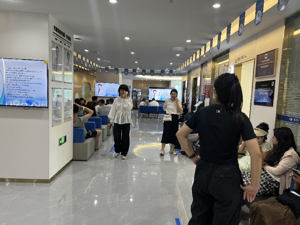 安心之“镜”——ICL晶体植入